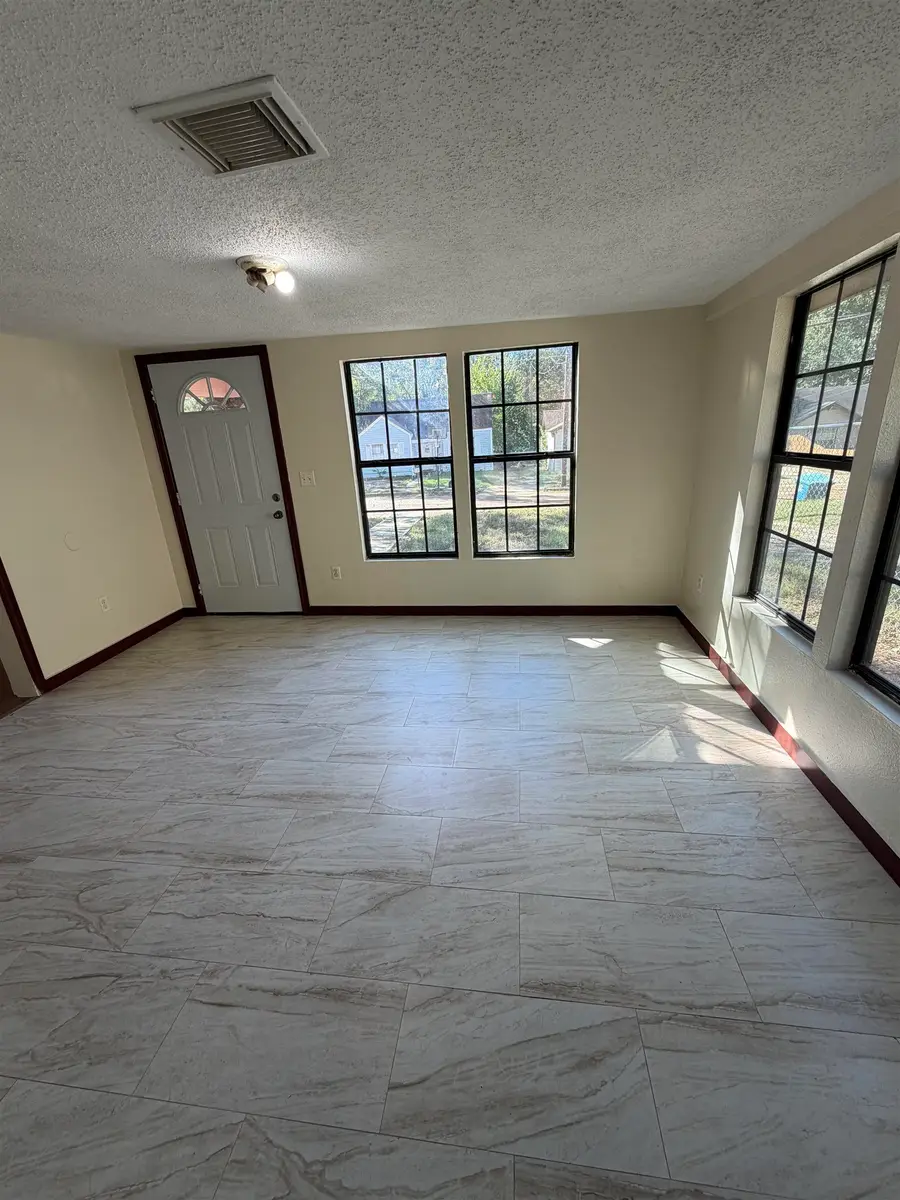 629 Crim Ave, Kilgore, TX 75662 - #3