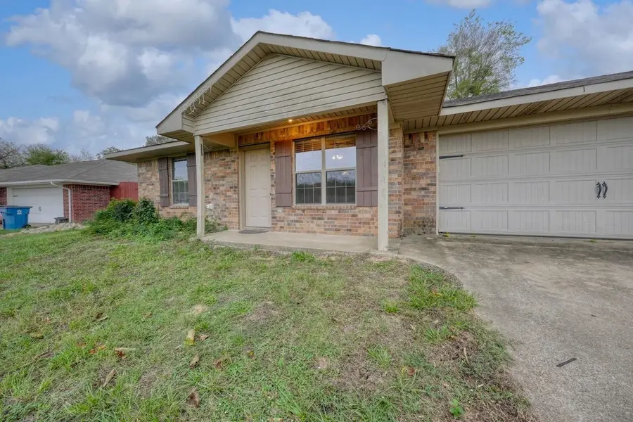 236 Shelly Ln., Lindale, TX 75771 - #2