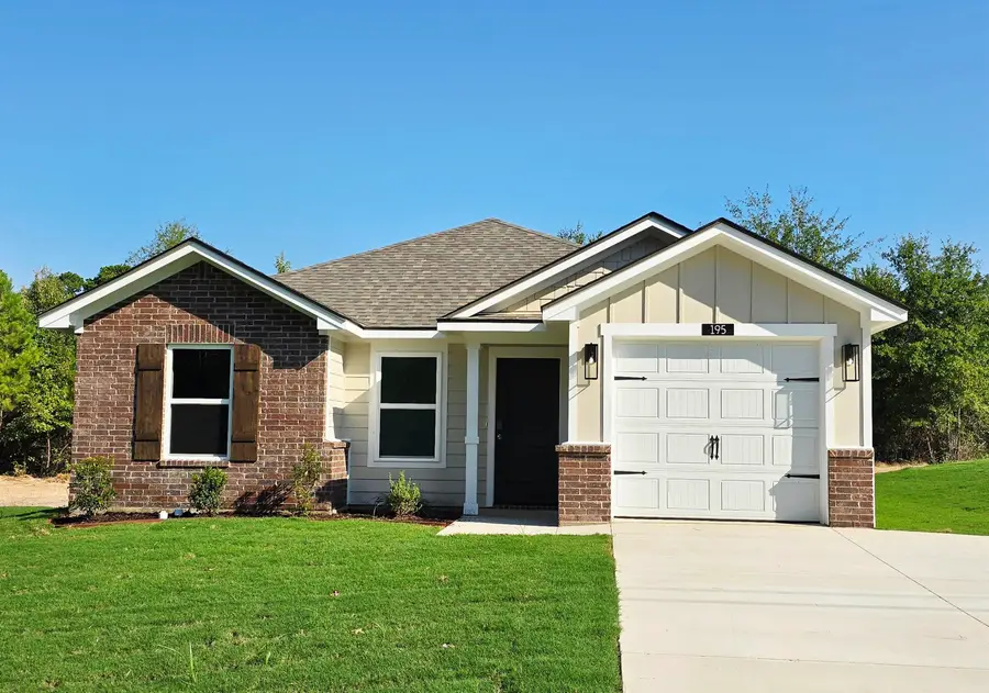 195 Spokane Street, Gladewater, TX 75647 - #2