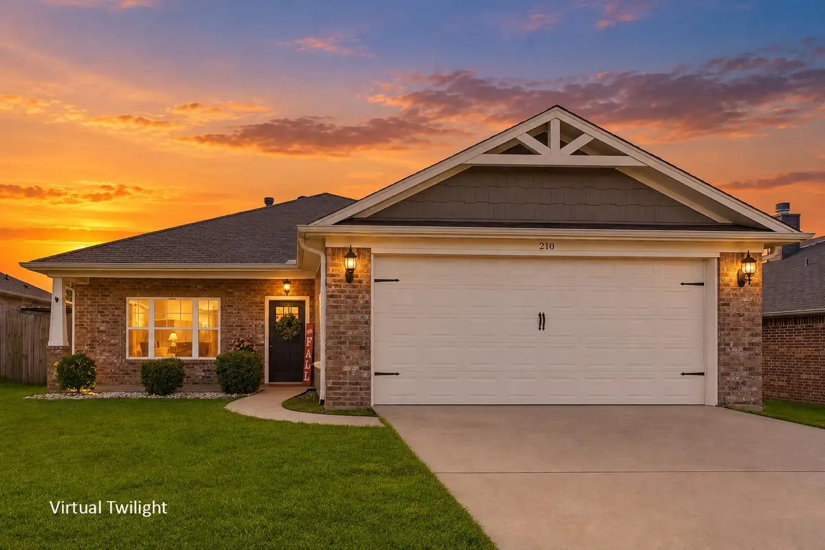 210 Sierra Vista, Longview, TX 75605 - #1