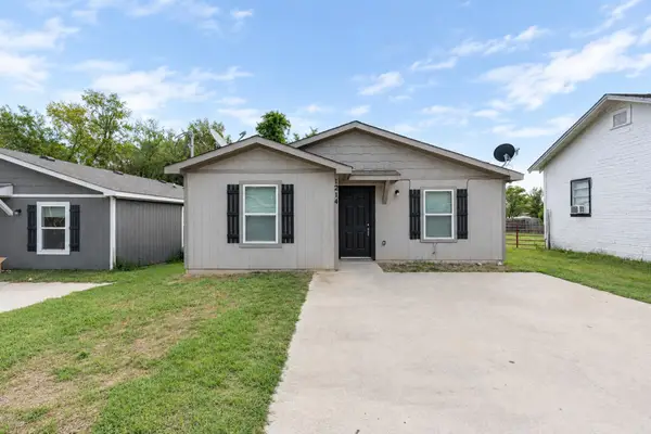 1214 Beaumont St, Longview, TX 75602