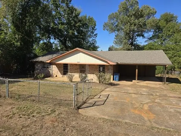3903 Redwood Trail, Marshall, TX 75672
