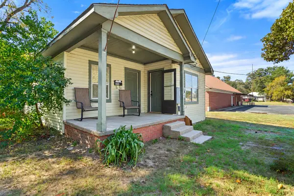 406 E Watson Street, Jefferson, TX 75657