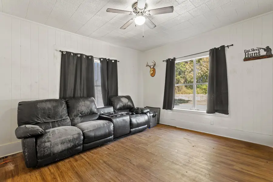406 E Watson Street, Jefferson, TX 75657 - #3