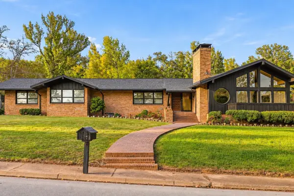 1100 Slaydon, Henderson, TX 75654