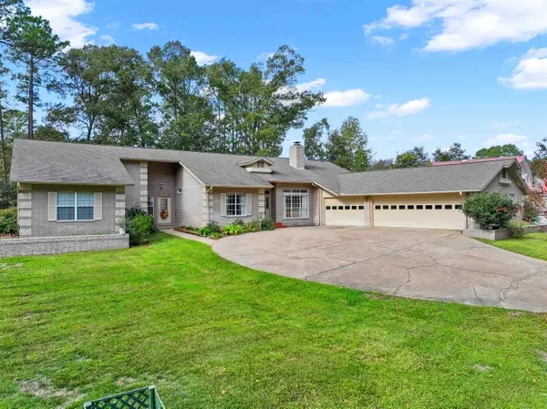 827 Duffer Drive, Brookeland, TX 75931