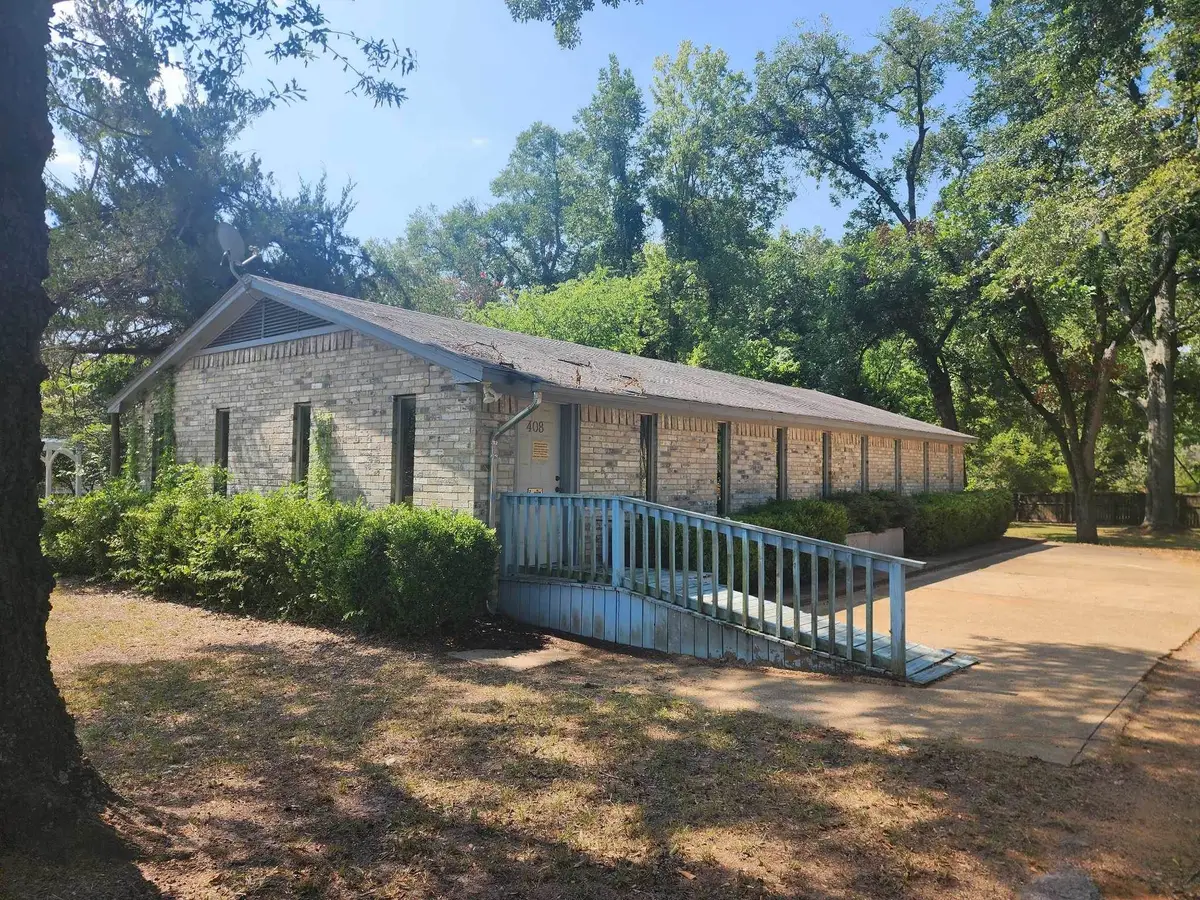 408 E Shelbyville, Center, TX 75935 - Image #1