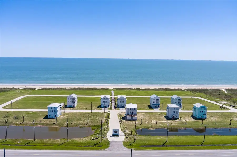 639 Arlo Terrace, Gilchrist, TX 77617 - Image #2