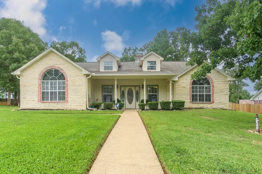 1105 Redbud Avenue, Diboll, TX 75941 - Image #2