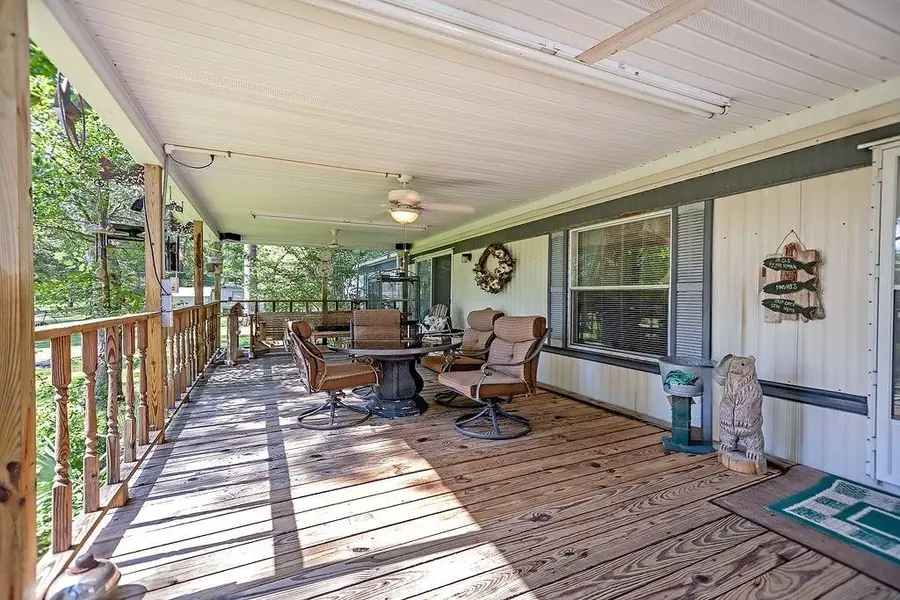 369 Mulberry Lane, Zavalla, TX 75980 - Image #2