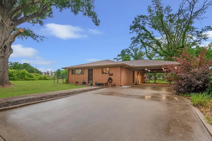 920 Emmons St, Kilgore, TX 75662 - Image #2