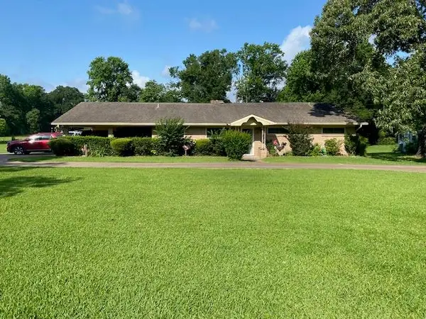 498 Mount Carmel Rd, Hudson, TX 75904