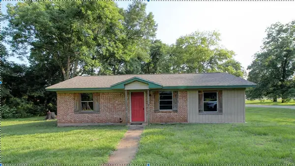 20 E 1st Street, Wells, TX 75976