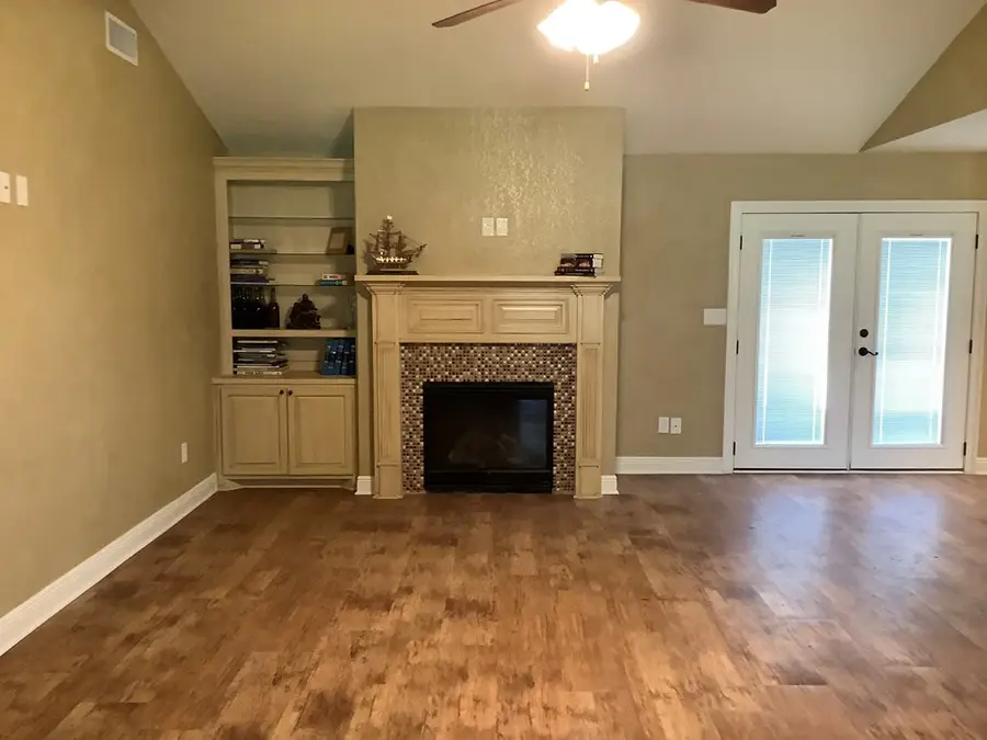 6111 Rosewood Drive, Orange, TX 77632 - Image #3