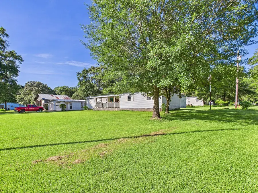 213 Michelle St, Huntington, TX 75949 - Image #2