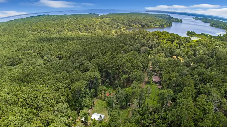 321 Apache Drive, Hemphill, TX 75948 - Image #2