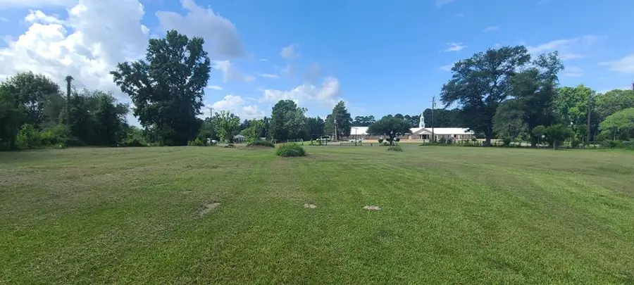 1053 E Main Street, Zavalla, TX 75980 - Image #2