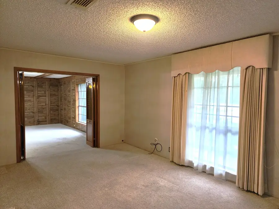 105 Cinnamon Oak Street, Jasper, TX 75951 - Image #2