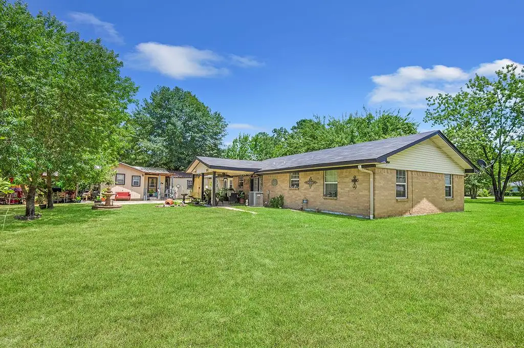 401 Dogwood Circle, Corrigan, TX 75939 - Image #1