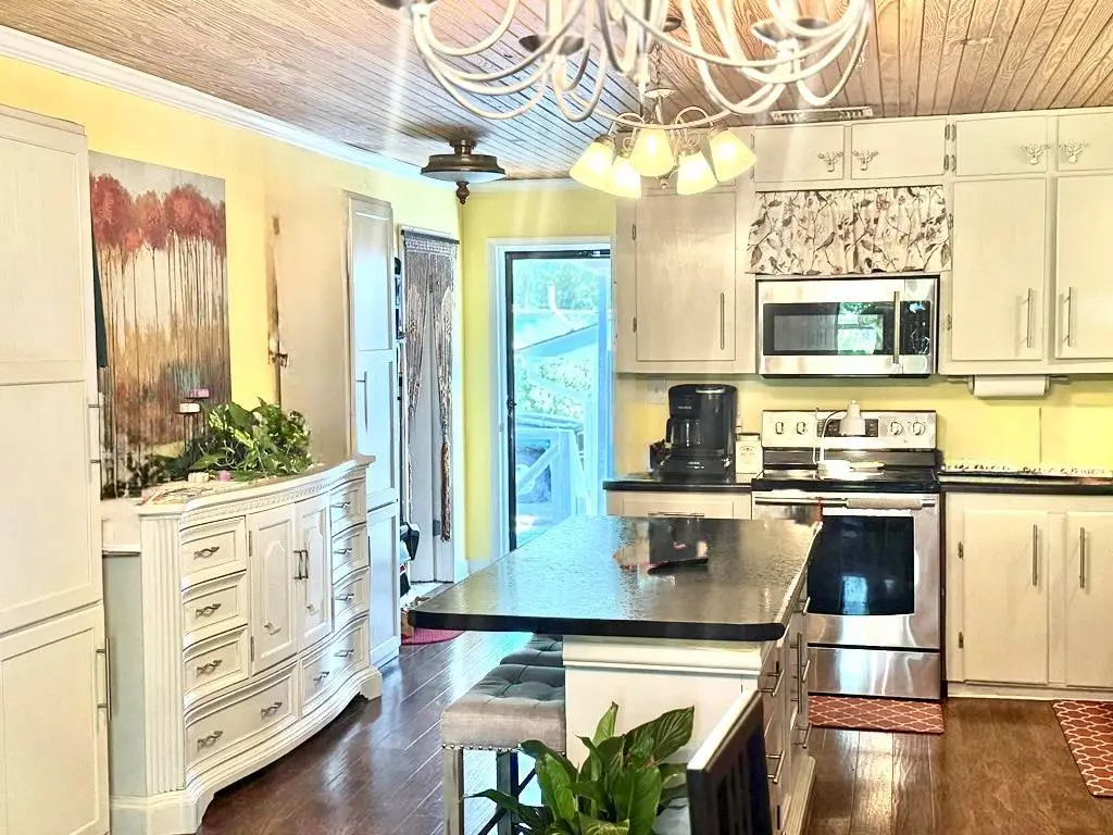 170 Crestwood, Burkeville, TX 75932 - #1