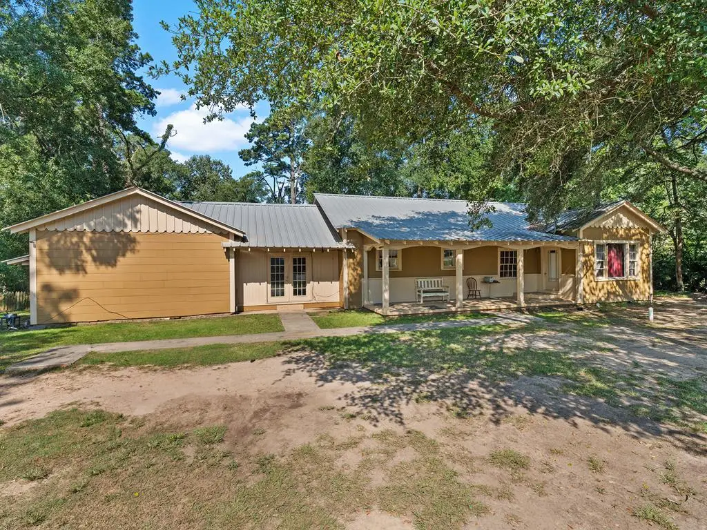 1312 Southview Cir, Center, TX 75935 - Image #1