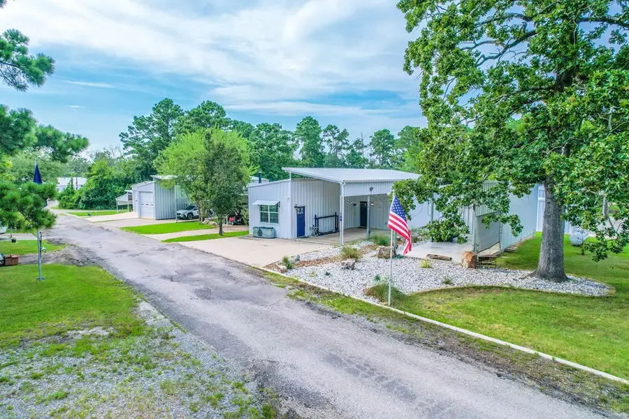 148 Holly St, Zavalla, TX 75980 - Image #2