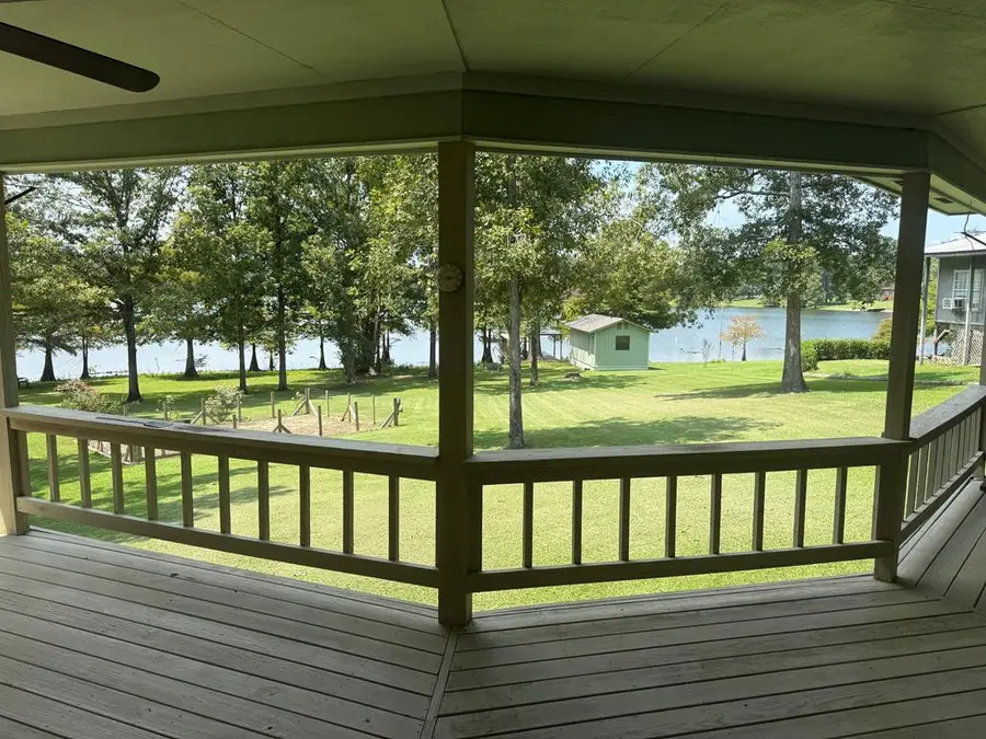 207 Fishers Point, Burkeville, TX 75932 - Image #2