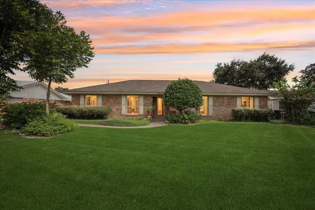 2811 Lawrence Street, Nederland, TX 77627 - #1