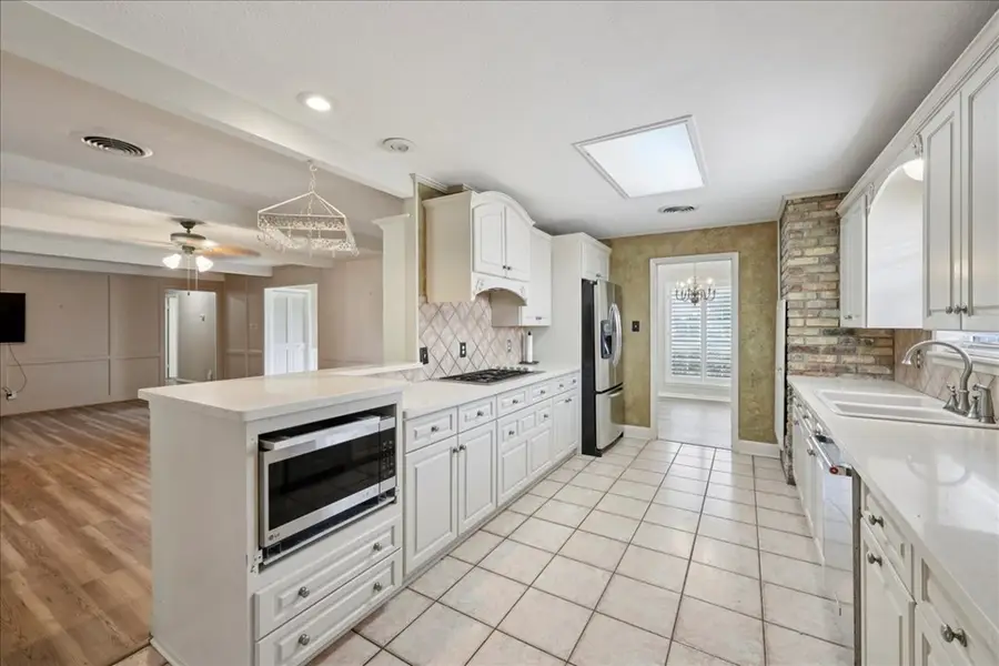 2811 Lawrence Street, Nederland, TX 77627 - #3