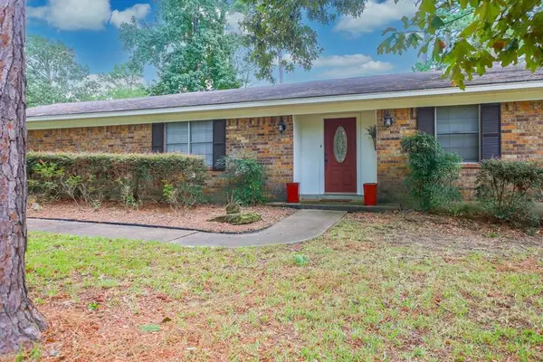 2925 Lake Forest Drive, Nacogdoches, TX 75964