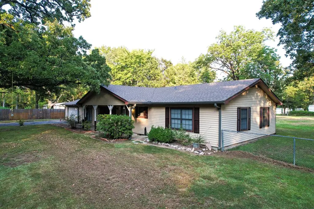 322 Parkside Drive, Zavalla, TX 75980 - Image #1