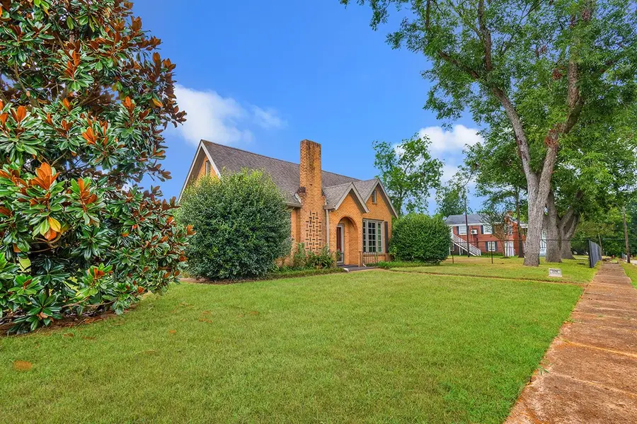 208 E Livingston Street, San Augustine, TX 75972 - Image #3