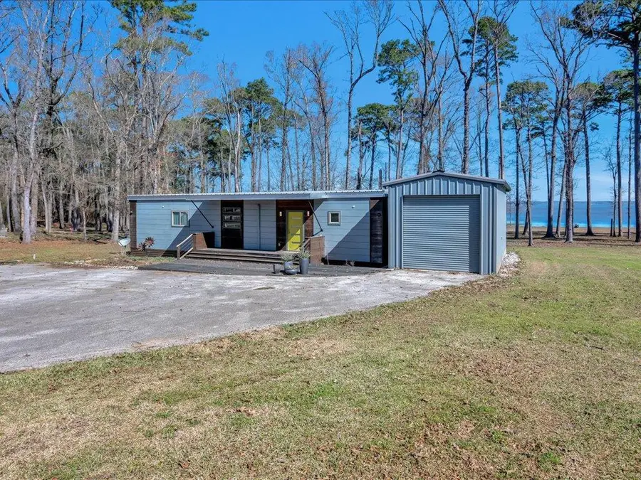 195 Thomas Street, Zavalla, TX 75980 - Image #2