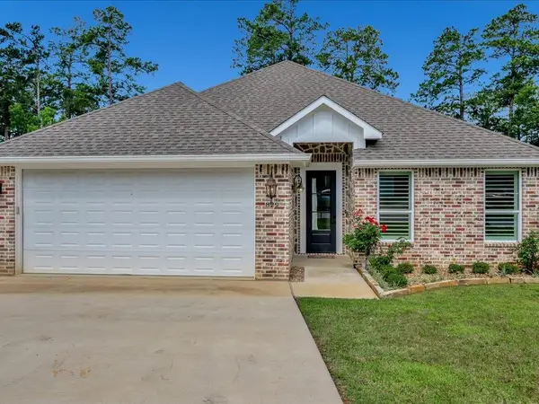 829 Village Gate Circle, Nacogdoches, TX 75961