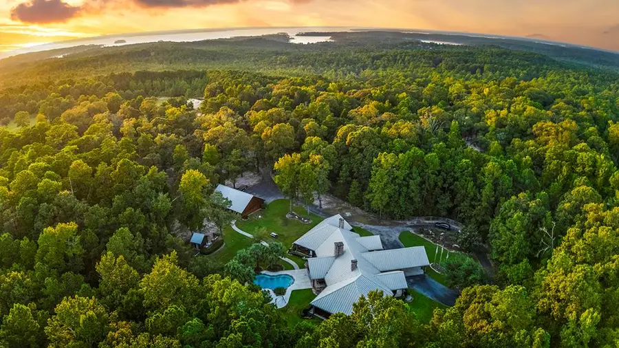 215 Delcrest Drive, Brookeland, TX 75931 - Image #3