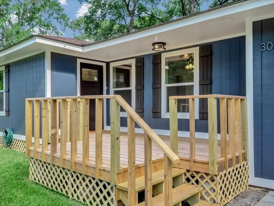 306 Greenwood Street, Nacogdoches, TX 75964 - Image #3