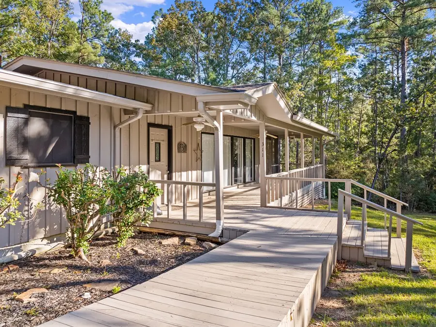 311 Rayburn Blvd, Brookeland, TX 75931 - Image #3