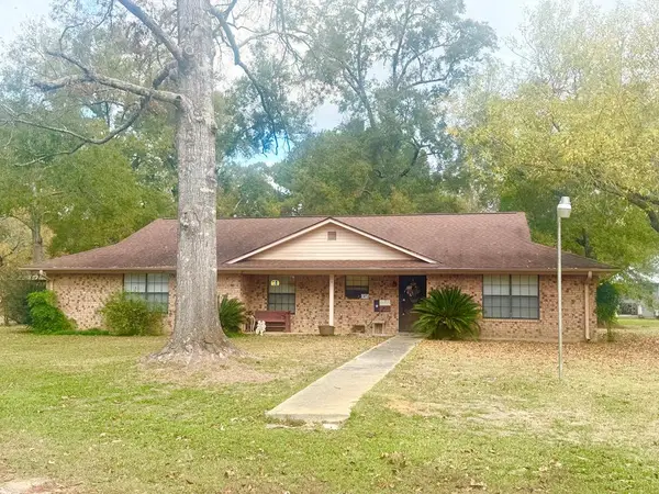 279 Holly Bay Circle, Hemphill, TX 75948