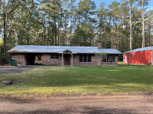 207 Hackberry Street, Village Mills, TX 77663