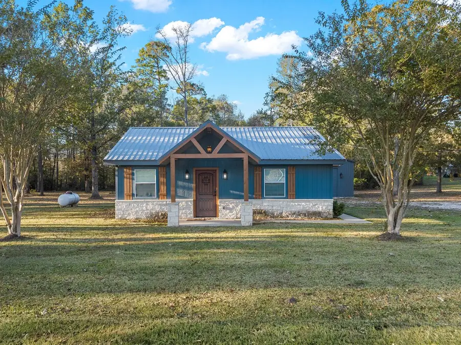 145 Pleasure Drive, Zavalla, TX 75980 - Image #2