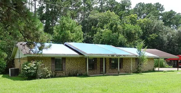 706 Avenue A, Huntington, TX 75949