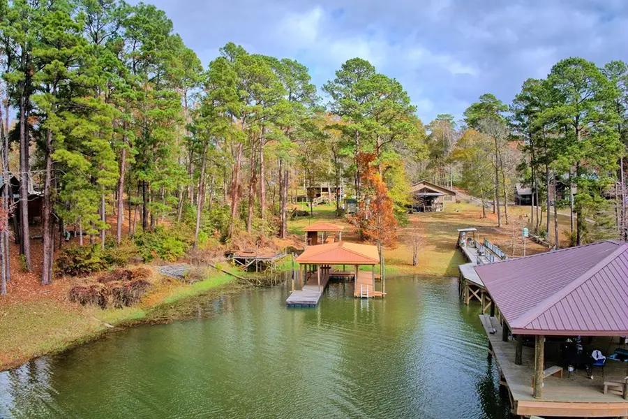 389 Lakeland Circle, Hemphill, TX 75948 - Image #2