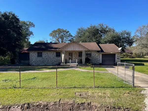 650 Center Street, Orange, TX 77630