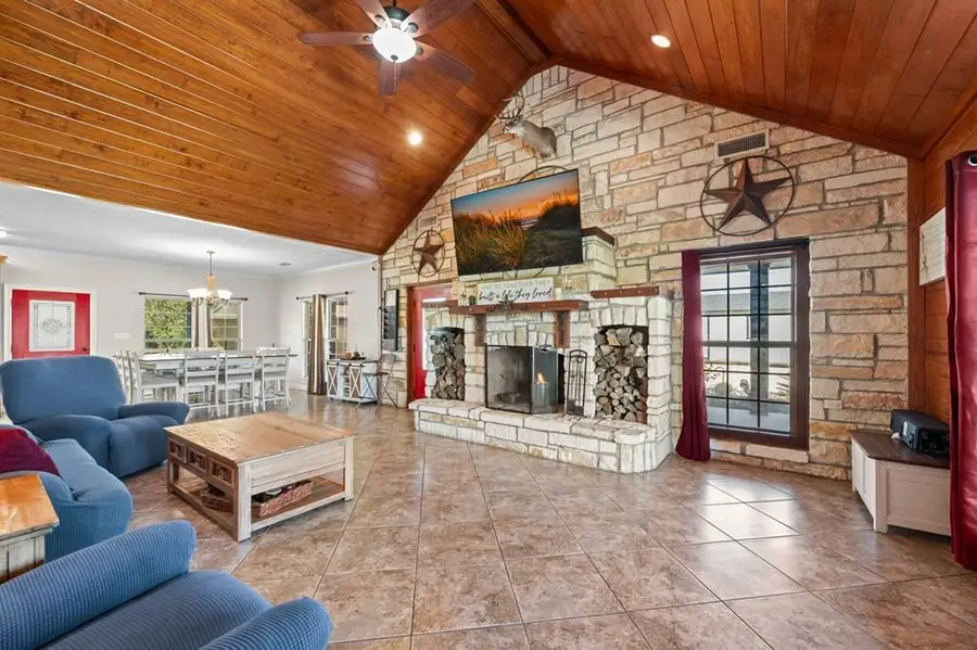 825 Recreational Road 255, Colmesneil, TX 75938 - Image #2