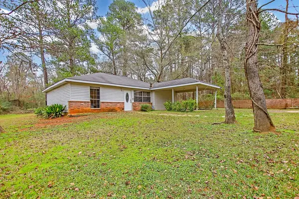 393 Kimbrough Lane, Pollok, TX 75969