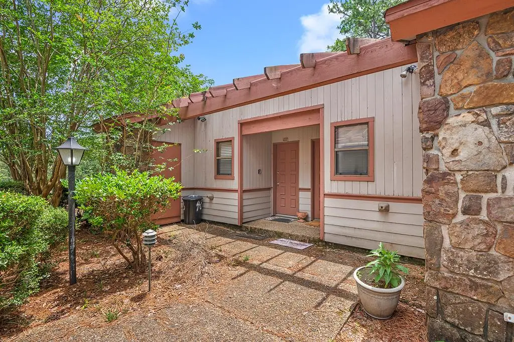 404 Club Villa, Brookeland, TX 75931 - Image #1