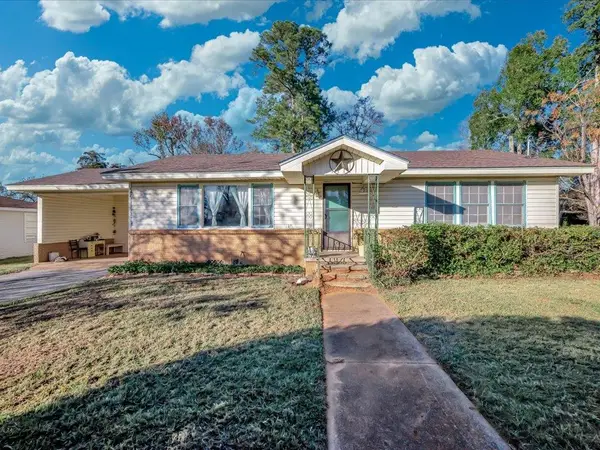 137 Dallas Street, Nacogdoches, TX 75965