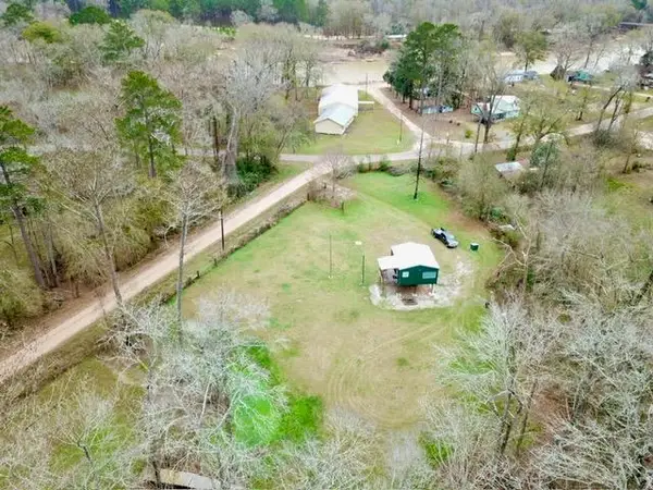 1140 County Road 4445, Spurger, TX 77660