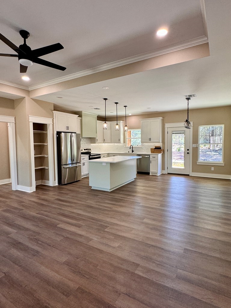 955 Whispering Pine Lane, Lufkin, TX 75901 - Image #2