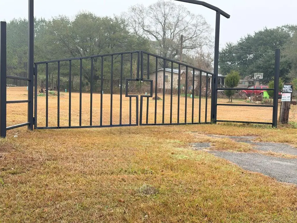 1053 E Main Street, Zavalla, TX 75980 - Image #1